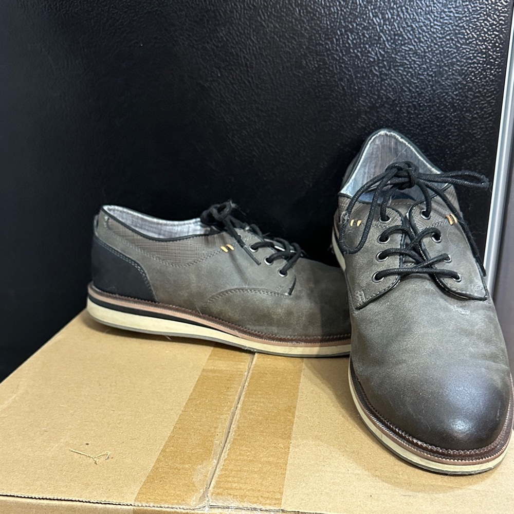 Sonoma Men's Gray and Black Derby Shoes